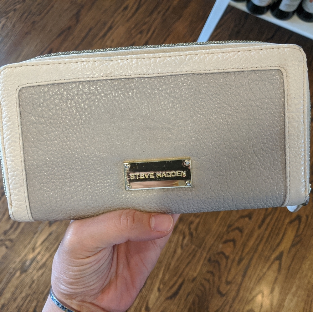 Steve Madden wallet